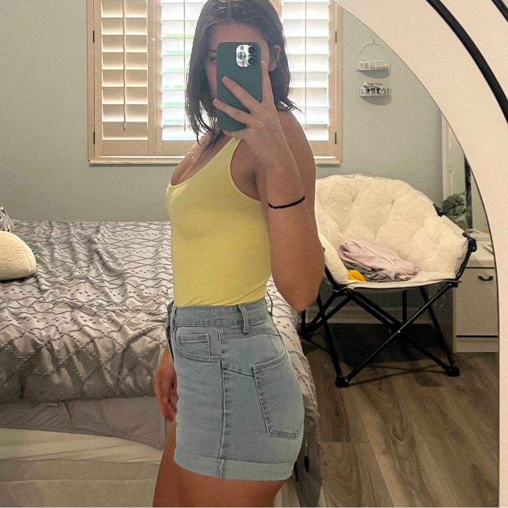 Me to We Pacsun yellow bodysuit Size S - Picture 3 of 6